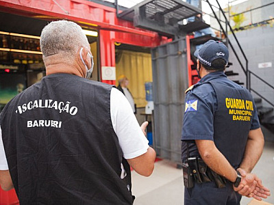 Barueri realiza fiscalização para orientar comerciantes