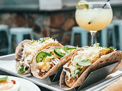 3 receitas com carne vegetal para celebrar o Dia do Veganismo