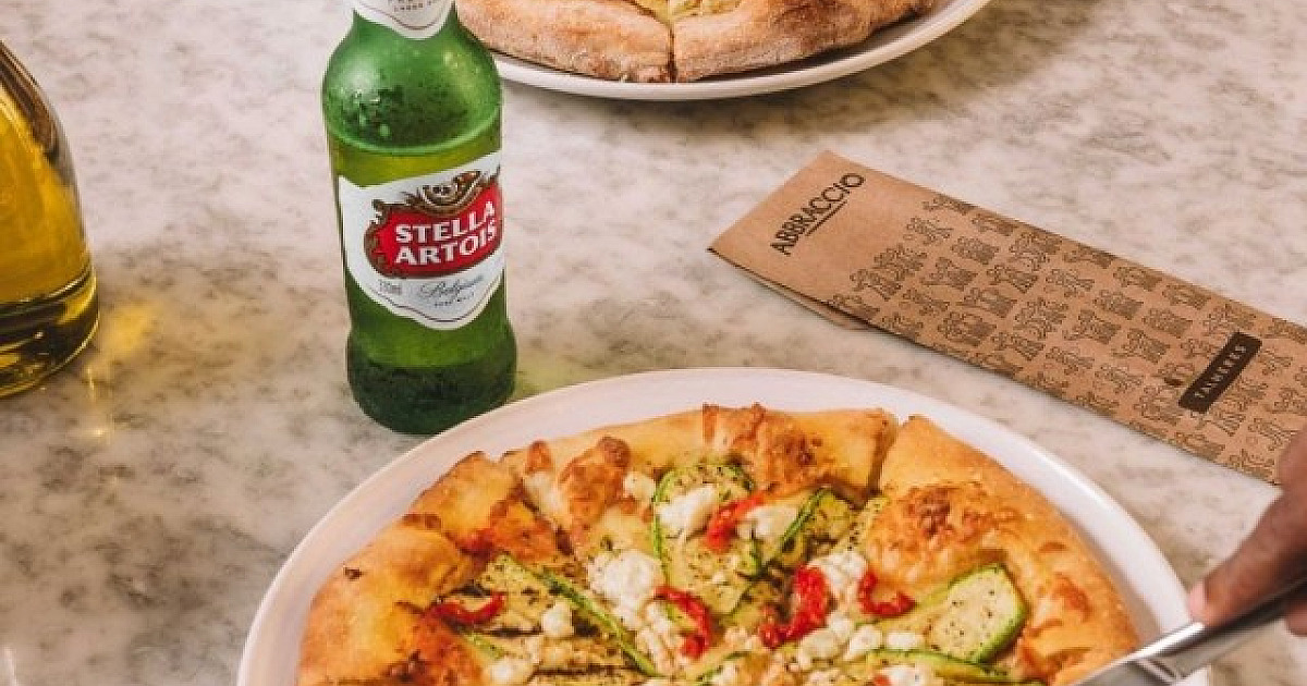 Abbraccio e Stella Artois lançam uma receita exclusiva de Pizza de Cerveja