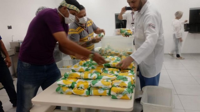 Loja Subway de Alphaville doa lanches para funcionários de Pronto-atendimento em Barueri