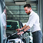 Híbridos lideram preferência entre brasileiros interessados em eletrificados, aponta pesquisa