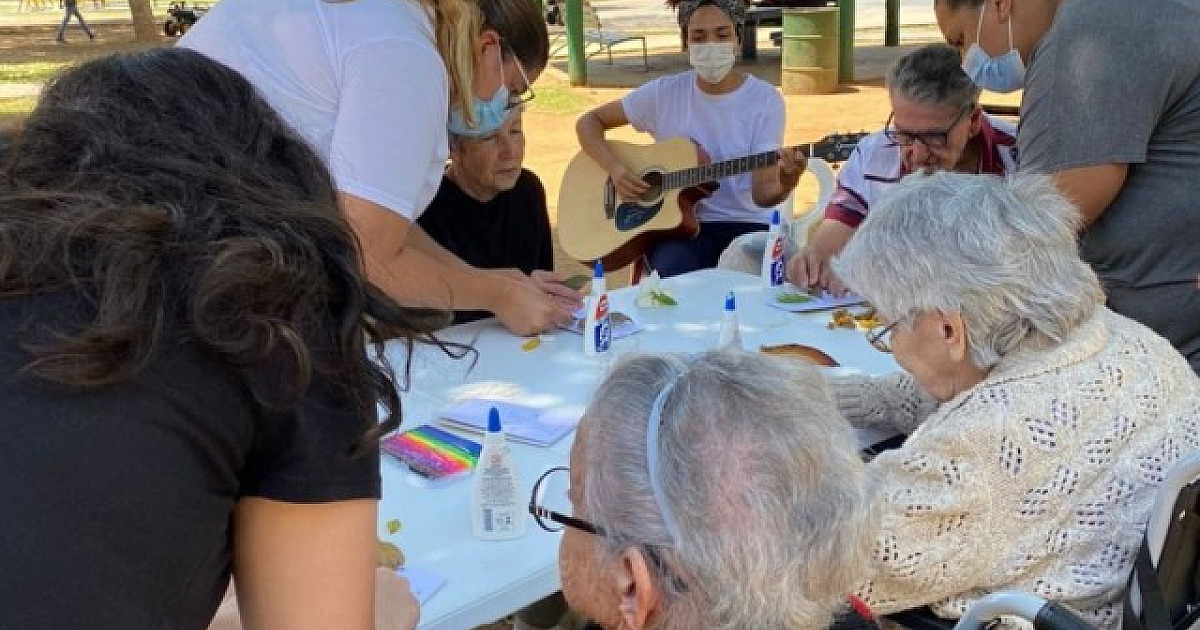Grupo Vida Brasil pede doações de roupas e objetos para ajudar a manter projetos sociais