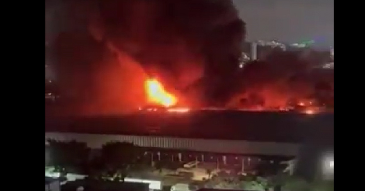 Incêndio atinge centro de distribuição na Avenida Tamboré