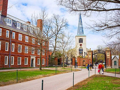 Universidade de Harvard oferece mais de 100 cursos online com certificado