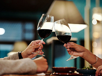 Sommelière indica 3 harmonizações de vinho para aproveitar no outono