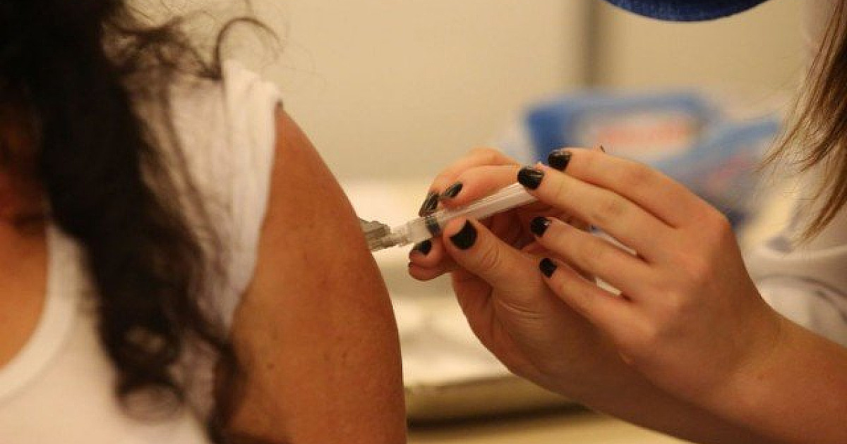 Em Barueri, novas doses da vacina AstraZeneca chegam nesta quinta-feira (13)