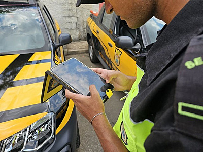 Agentes de trânsito de Barueri adotam registro digital para ocorrências