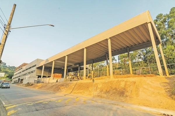 Obras em shopping causam transtornos em Alphaville