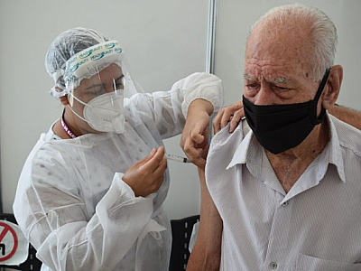 Barueri se aproxima da marca de 100 mil vacinas aplicadas