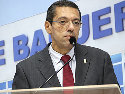 Políticos antecipam 2024 e intensificam apoios de olho na corrida à prefeitura