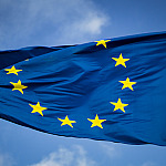 Países da União Europeia aprovam acordo de livre‑comércio com o Mercosul, após mais de 25 anos de negociações