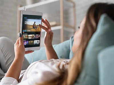 woman-using-digital-assistant-her-tablet