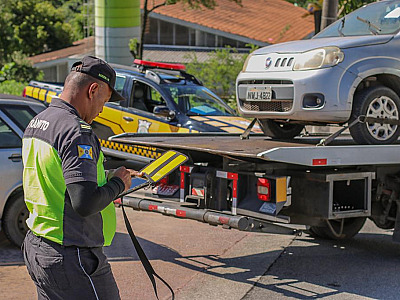 Prefeitura de Barueri removeu mais de 1,4 mil veículos abandonados