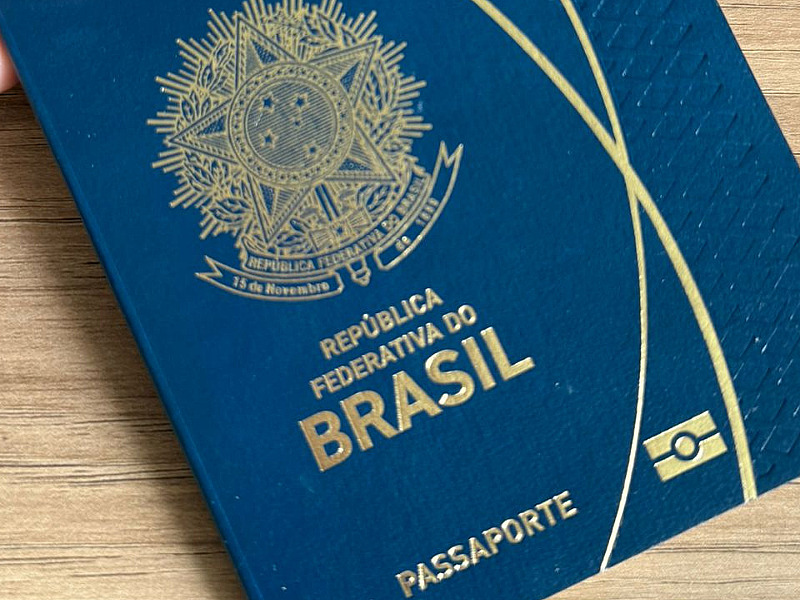EUA congelam emissão de vistos para 75 países; Brasil está na lista