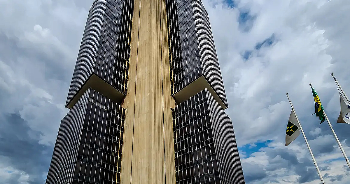 BC mantém juros básicos em 15% ao ano pela quinta vez seguida