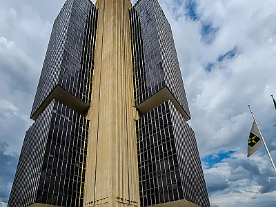 BC mantém juros básicos em 15% ao ano pela quinta vez seguida