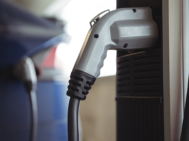 SP sanciona lei que permite instalar carregador individual para elétricos em prédios