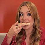 Influenciadora Bia Reis assume drive-thru do Habib’s em Alphaville neste sábado (28)