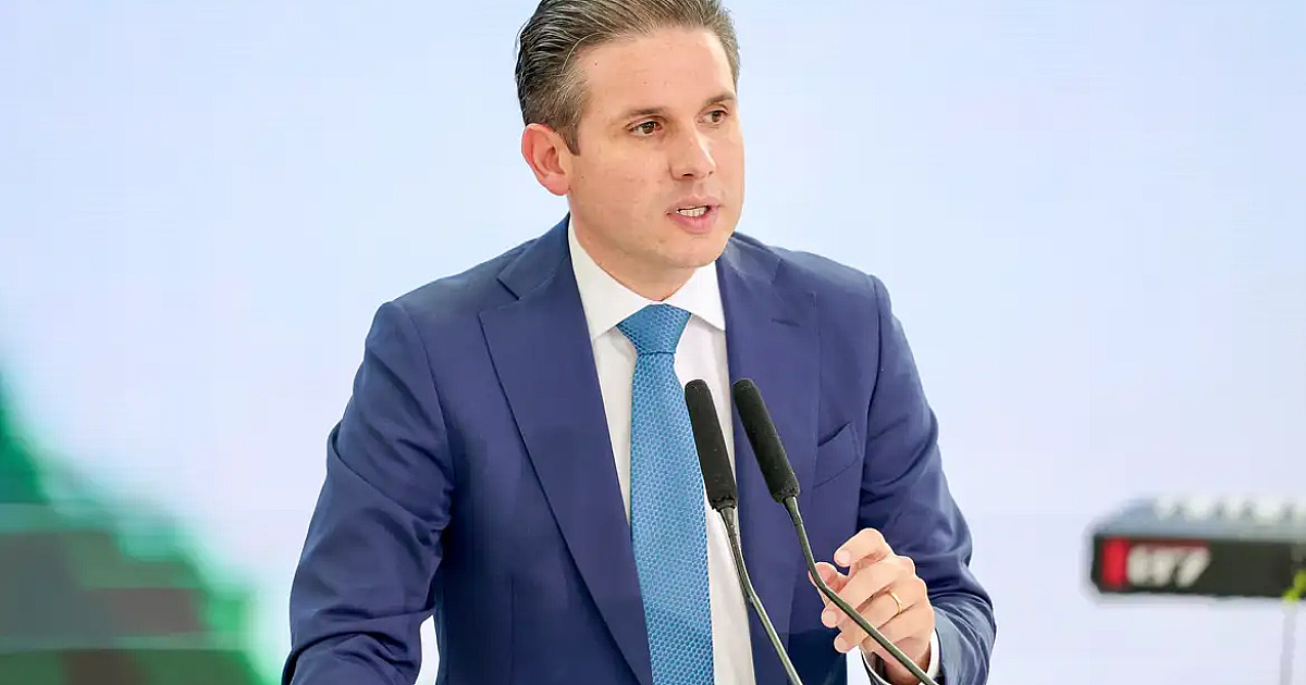 Fim da Escala 6x1 pode ser votado em maio, diz presidente da Câmara