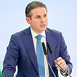 Fim da Escala 6x1 pode ser votado em maio, diz presidente da Câmara