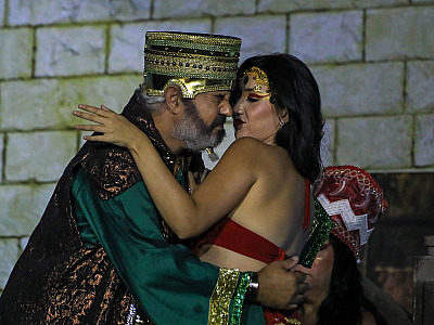 A iniciativa busca integrar novas artistas ao corpo cênico da encenação