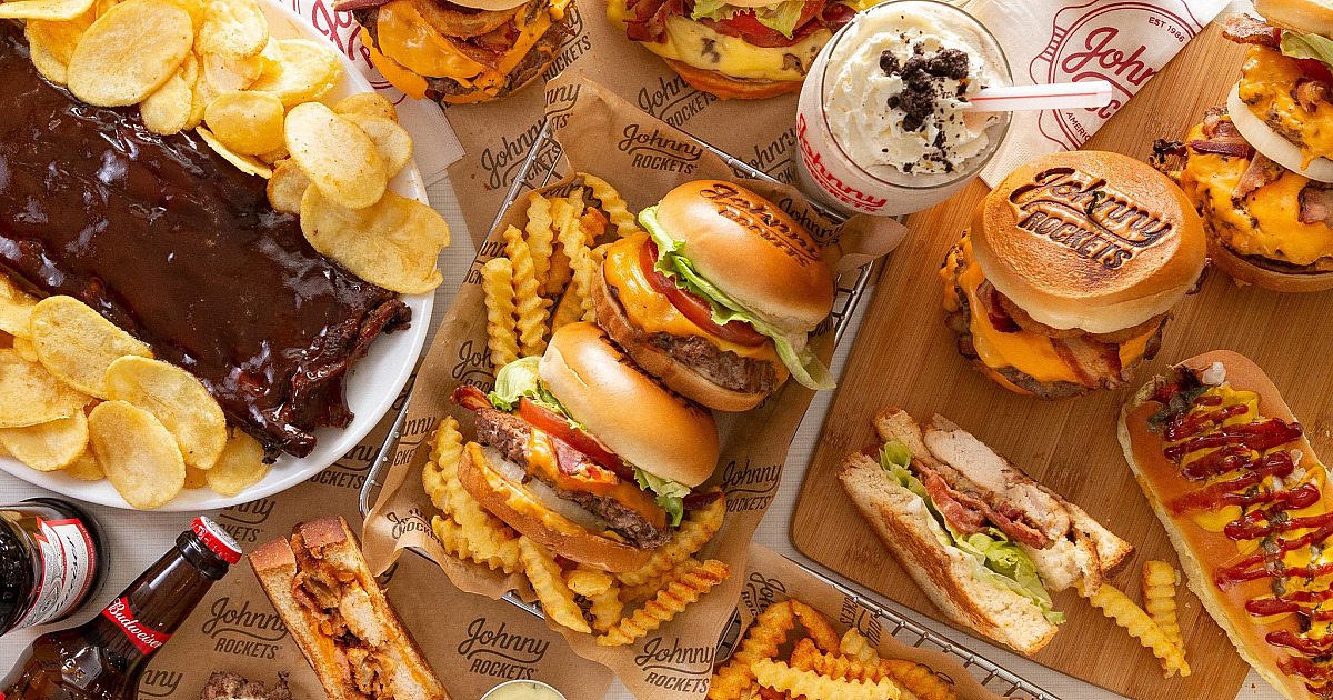 Restautante Johnny Rockets inaugura unidade em Alphaville e aposta em experiência retrô