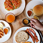 Entre xícaras e conversas: cafeterias de Alphaville vão além do café e viram pontos de encontro