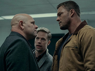 O elenco conta com os nomes de Joshua Diaz, Alan Ritchson e Daniel Webber