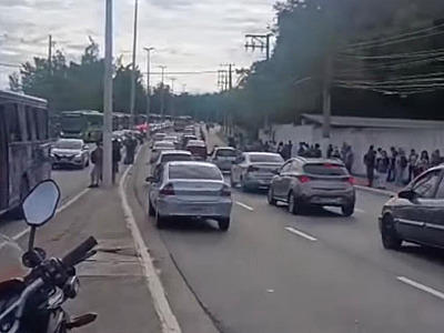 Pane em trem trava a Linha 8-Diamante e impacta o trânsito entre Barueri e Carapicuíba