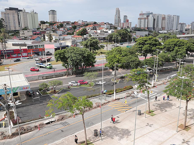 Revitalização da Av. Tancredo Neves e do bolsão em frente ao Paço devem ser concluídas em julho