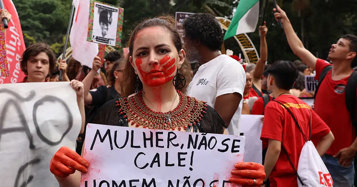 Brasil atinge recorde de feminicídios em 2025: quatro mortes por dia