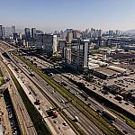 Mercado corporativo ganha fôlego com volta ao presencial e impulsiona aluguel de escritórios em Alphaville