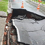 Rompimento de adutora causa interdição na Av. Marcos Penteado