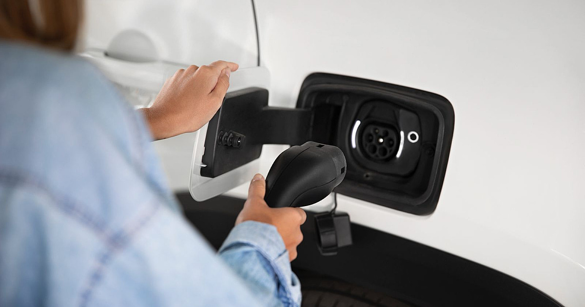 Bombeiros de SP atualizam normas e ampliam exigências para recarga de carros elétricos