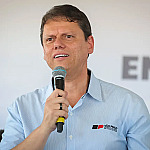 Tarcísio de Freitas lidera com folga disputa pelo Governo de SP em todos os cenários, aponta Datafolha