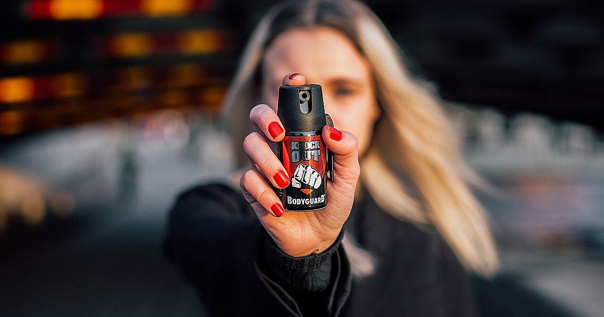 Câmara aprova projeto que autoriza spray de pimenta para mulheres a partir de 16 anos