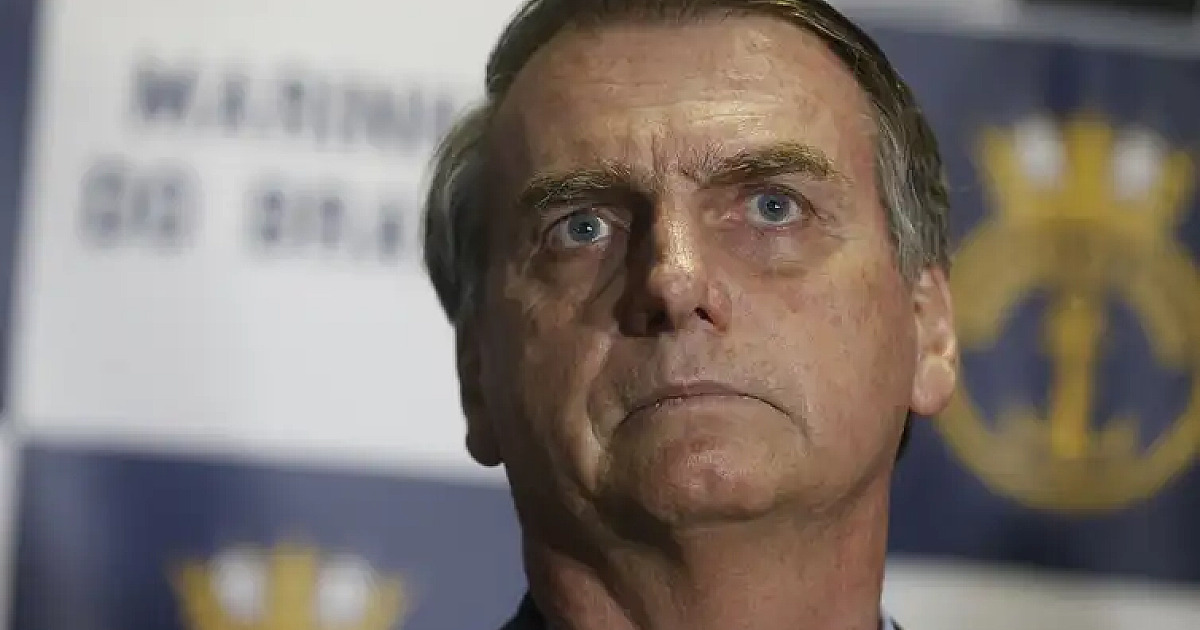 Bolsonaro é internado em UTI hospitalar com broncopneumonia bilateral