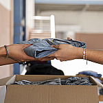 Estado convida comércios e condomínios a serem pontos de coleta da Campanha do Agasalho 2026