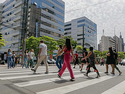 País soma mais de 212 milhões de habitantes
