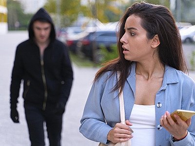 Pena base para o crime de stalking é de reclusão de 6 meses a 2 anos e multa