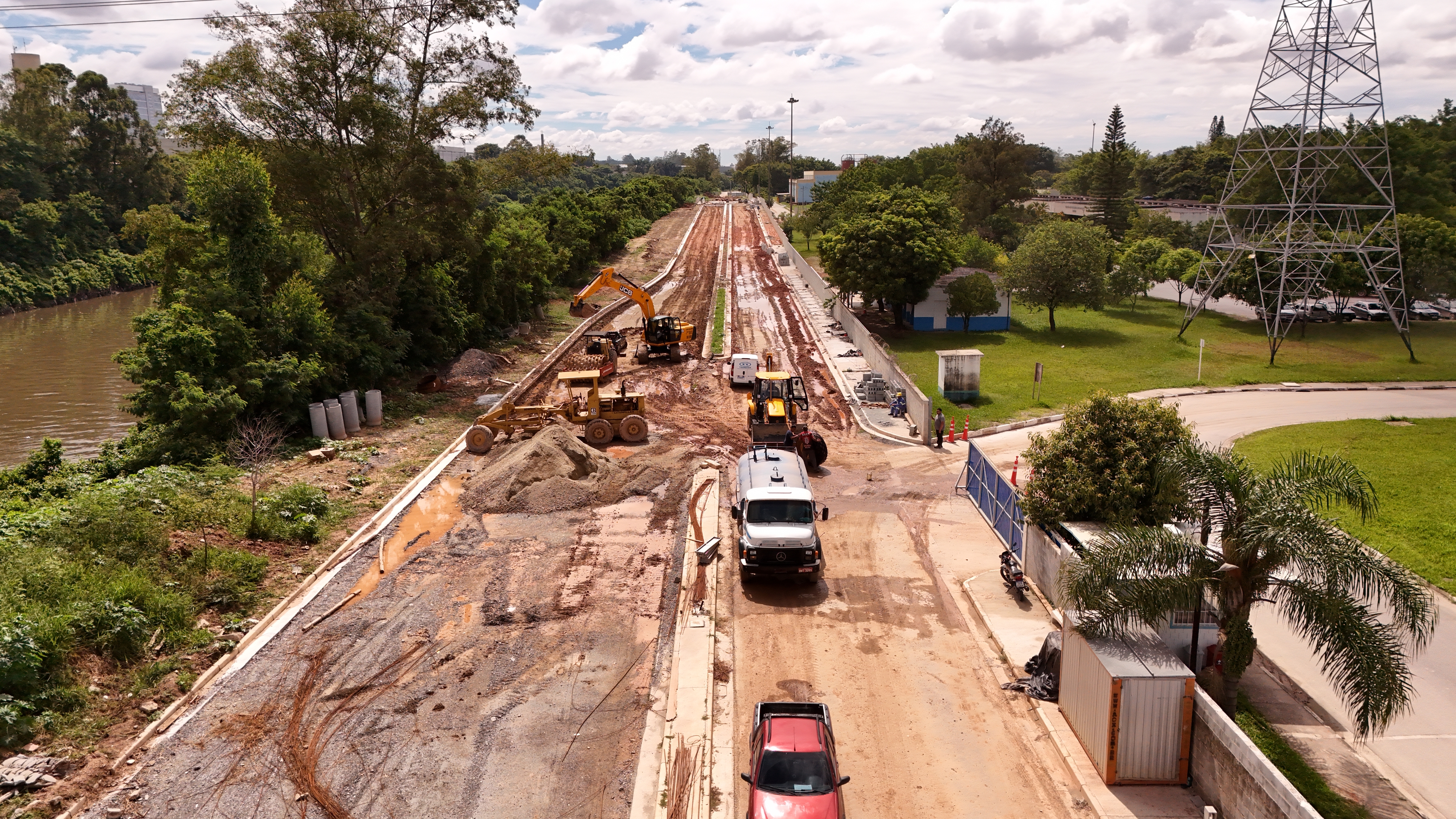 Acesso tem cerca de 1,5 km de extens&atilde;o e 14 m de largura
