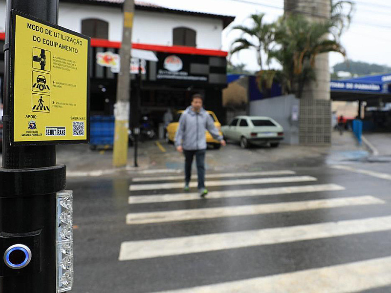 Santana de Parnaíba instala faixas de pedestres inteligentes