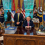 Flávio Bolsonaro participa de agenda com Trump nos EUA