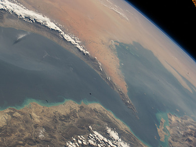 Imagem do Estreito de Ormuz captada da Estação Espacial Internacional pela NASA.