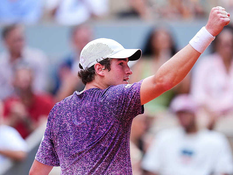 João Fonseca faz história em Roland Garros, derruba favoritos e mira vaga inédita na semifinal