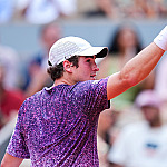João Fonseca faz história em Roland Garros, derruba favoritos e mira vaga inédita na semifinal