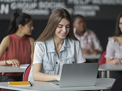 Governo de São Paulo abre 10 mil vagas de estágio para universitários da área de tecnologia