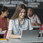 Governo de São Paulo abre 10 mil vagas de estágio para universitários da área de tecnologia