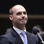STF condena Eduardo Bolsonaro a 4 anos e 2 meses de prisão por coação no curso do processo