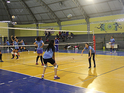 Barueri abre seletiva de vôlei feminino para meninas nascidas em 2014 e 2015